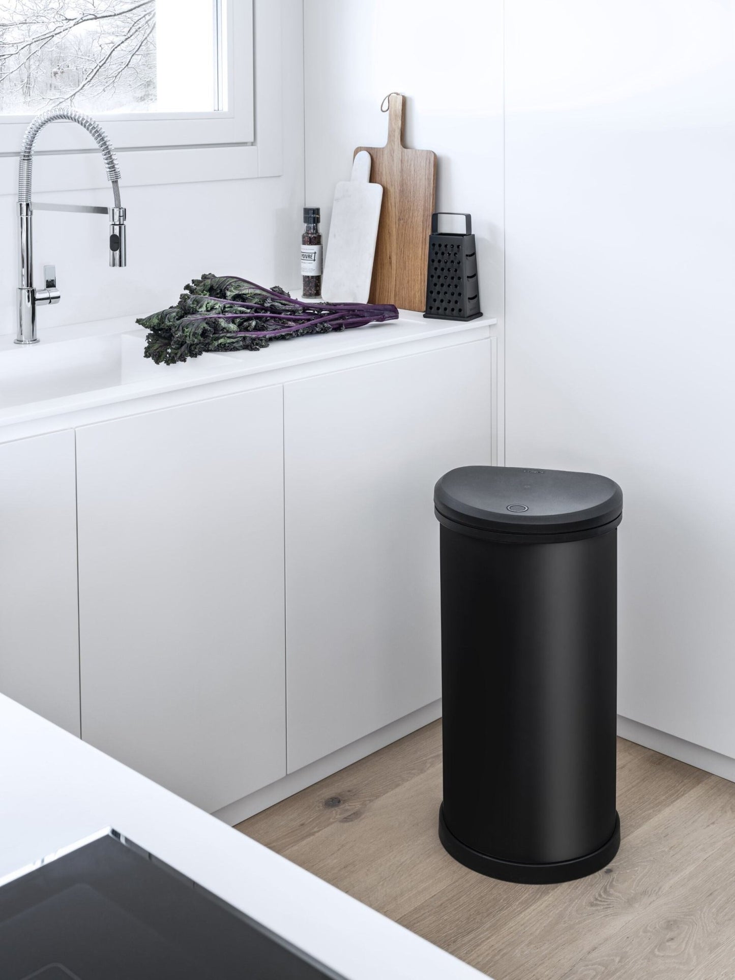 Curver Deco Touch Bin - 40L - Black - mazeproducts