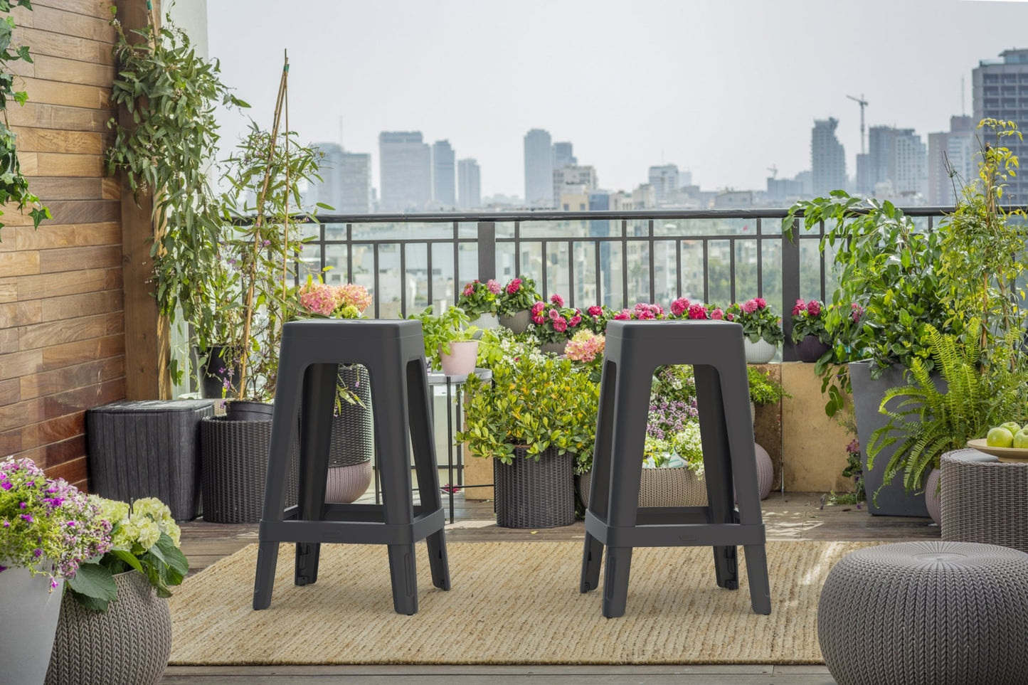 Keter Misha Indoor/Outdoor Bar Stool - mazeproducts