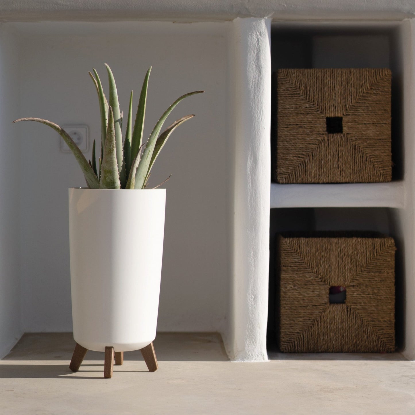 Gracia Tubus Slim Planter 240 - mazeproducts