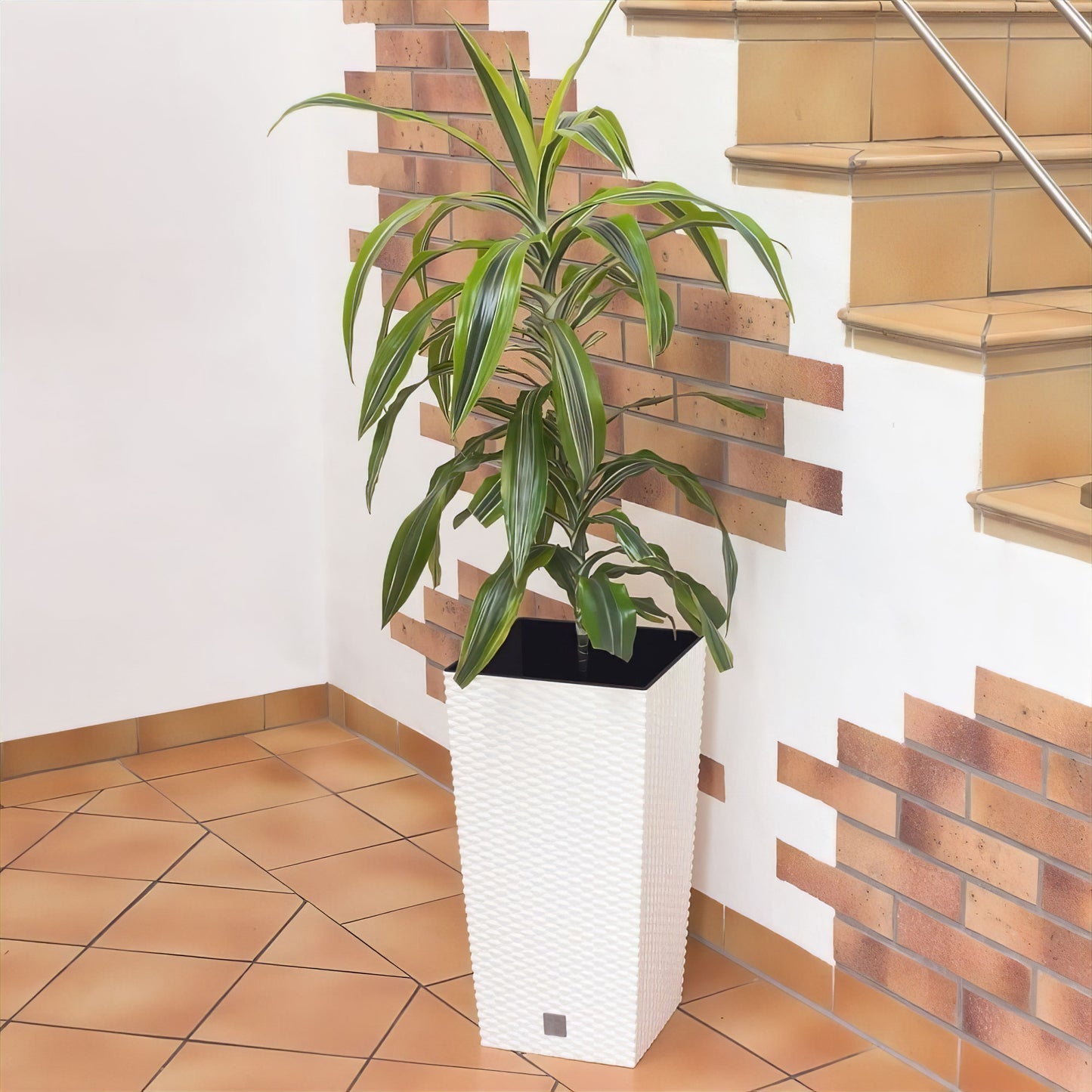 Rato Tall Planter 325 - mazeproducts