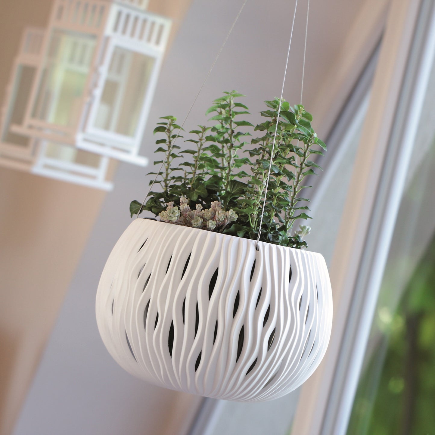 Sandy Hanging Planter 240 - mazeproducts