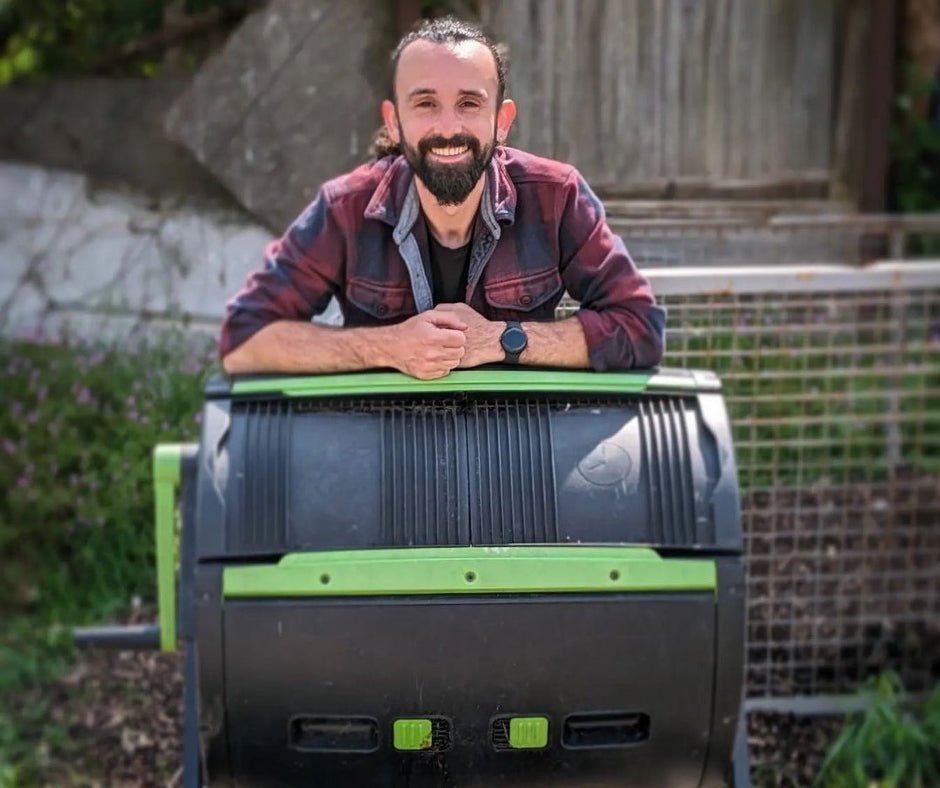 Troubleshooting Your Maze Compost Tumbler: Smells, Pests & More - mazeproducts