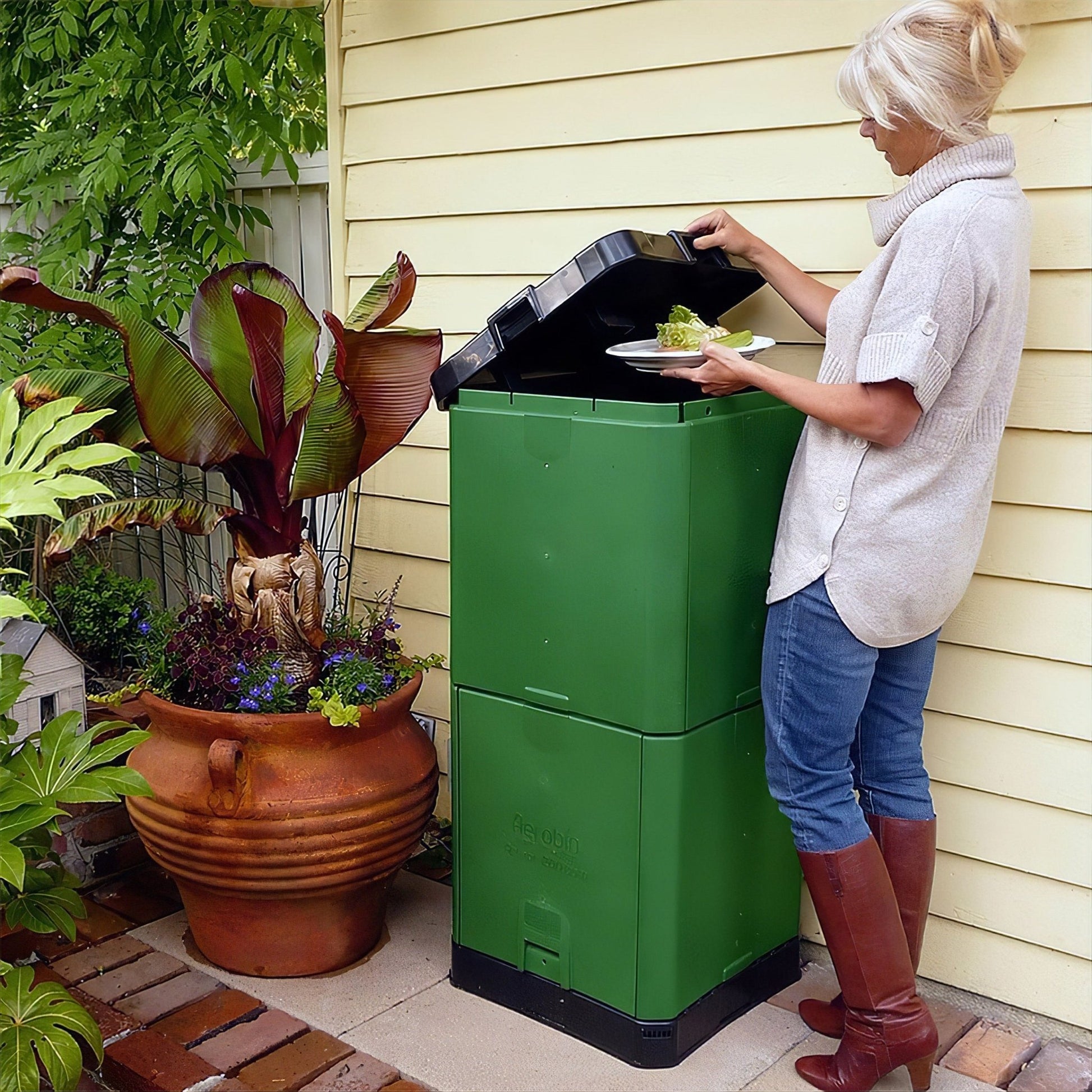 Aerobin Outdoor Compost Bin (200L) - mazeproducts
