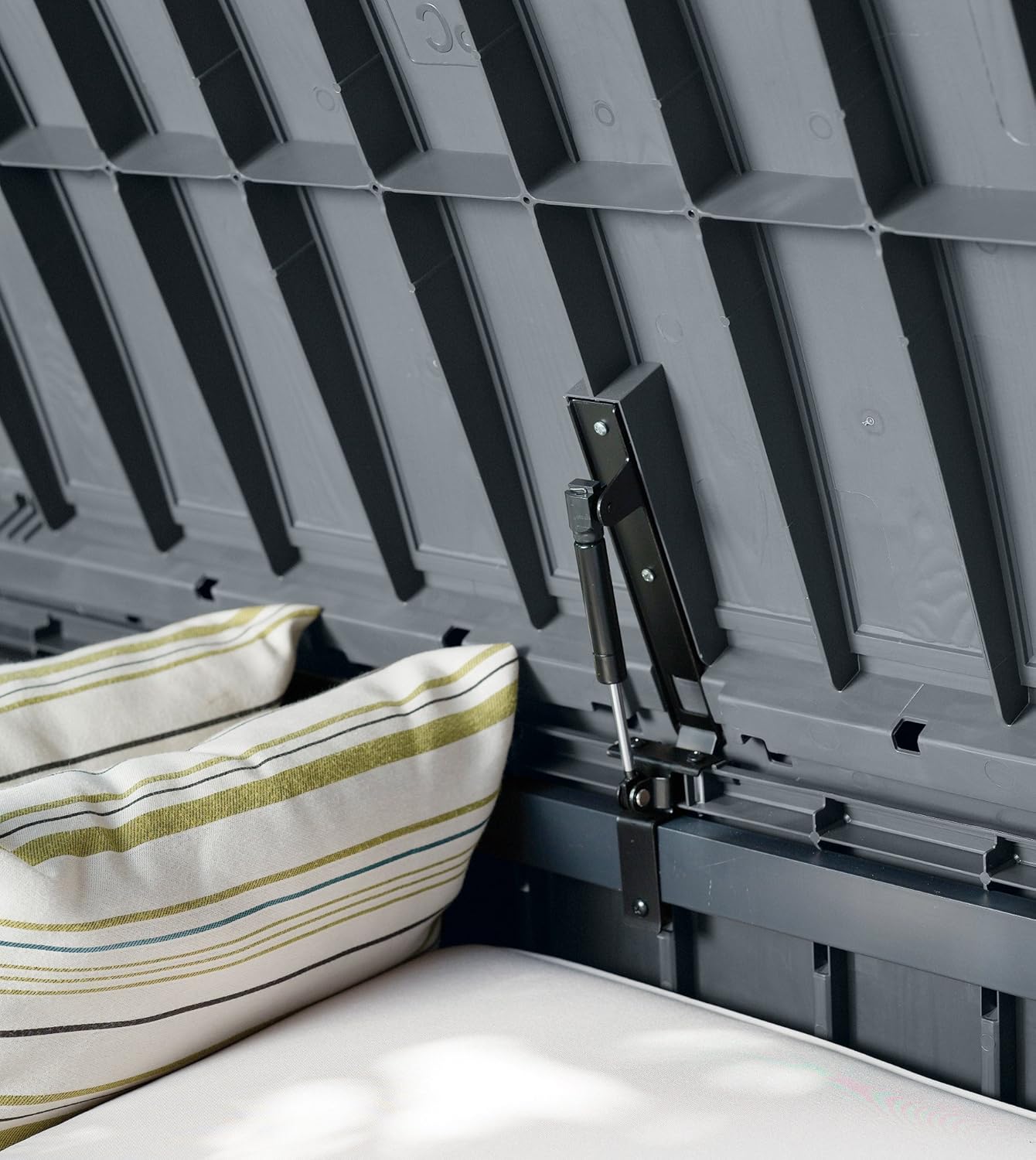 PRE ORDER: SEP. - Keter Glenwood 390L Storage Box - Graphite