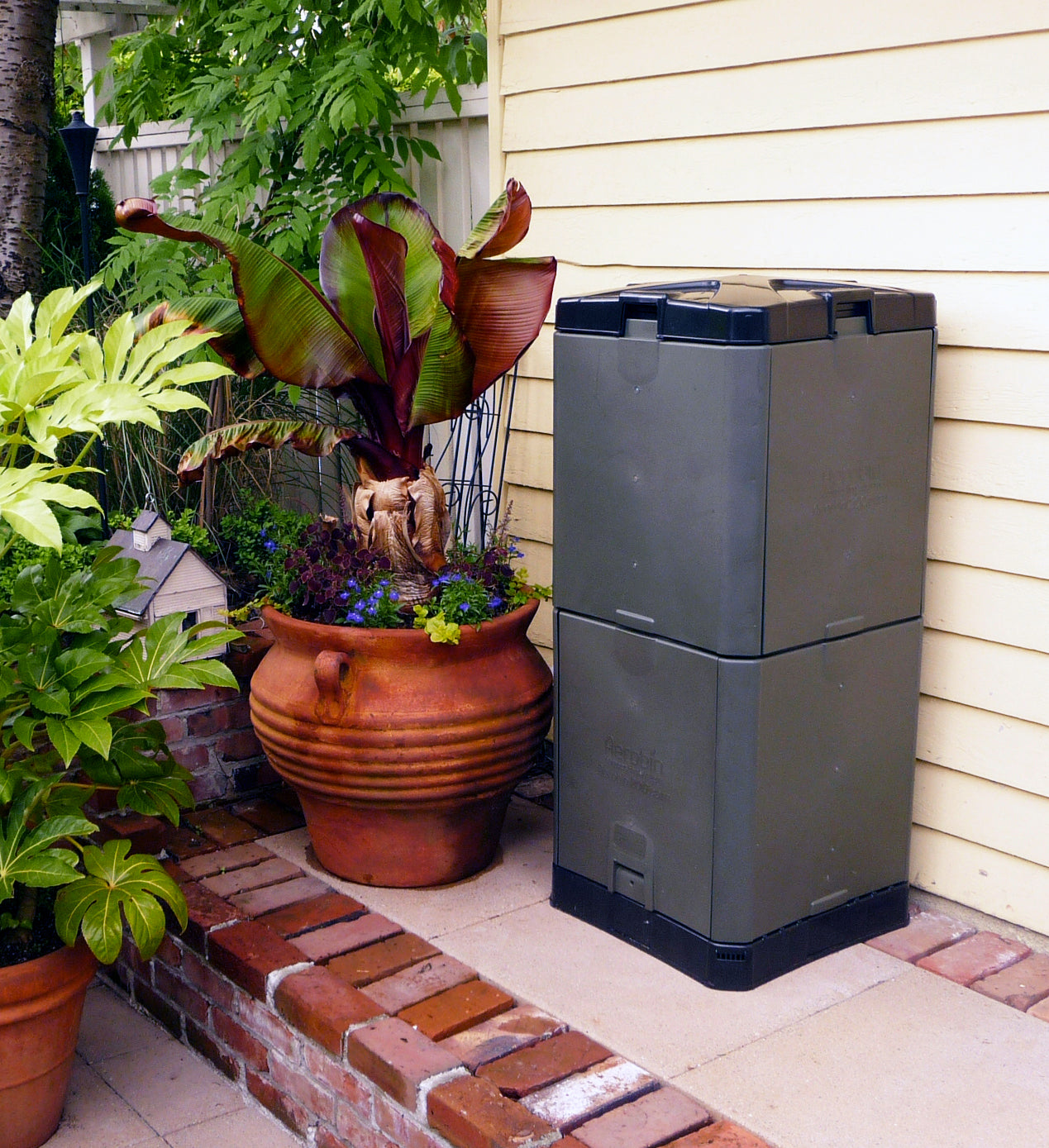 Aerobin Outdoor Compost Bin (200L)- Grey