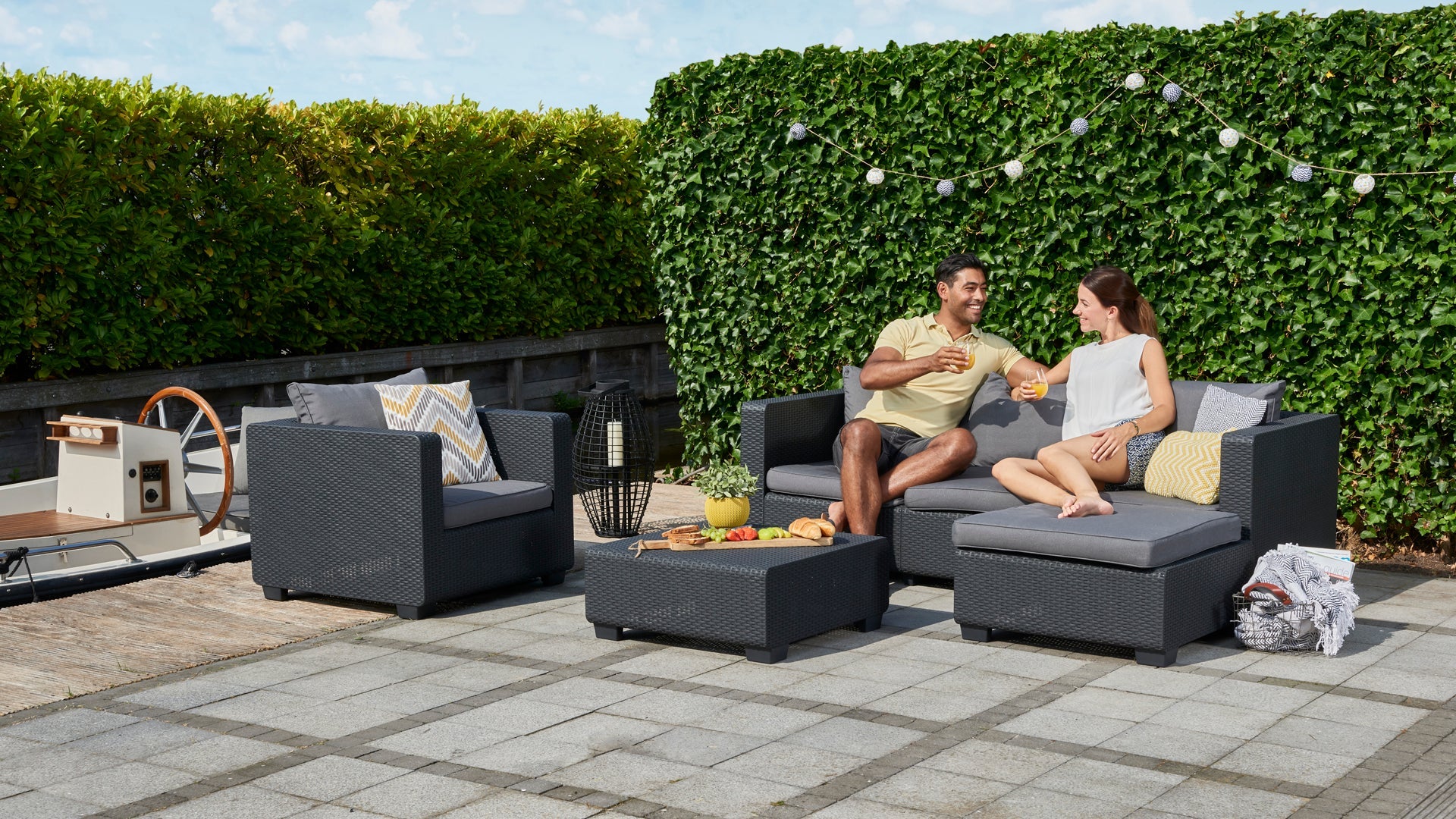 Keter Salta/Sapporo Table with Cushion - mazeproducts