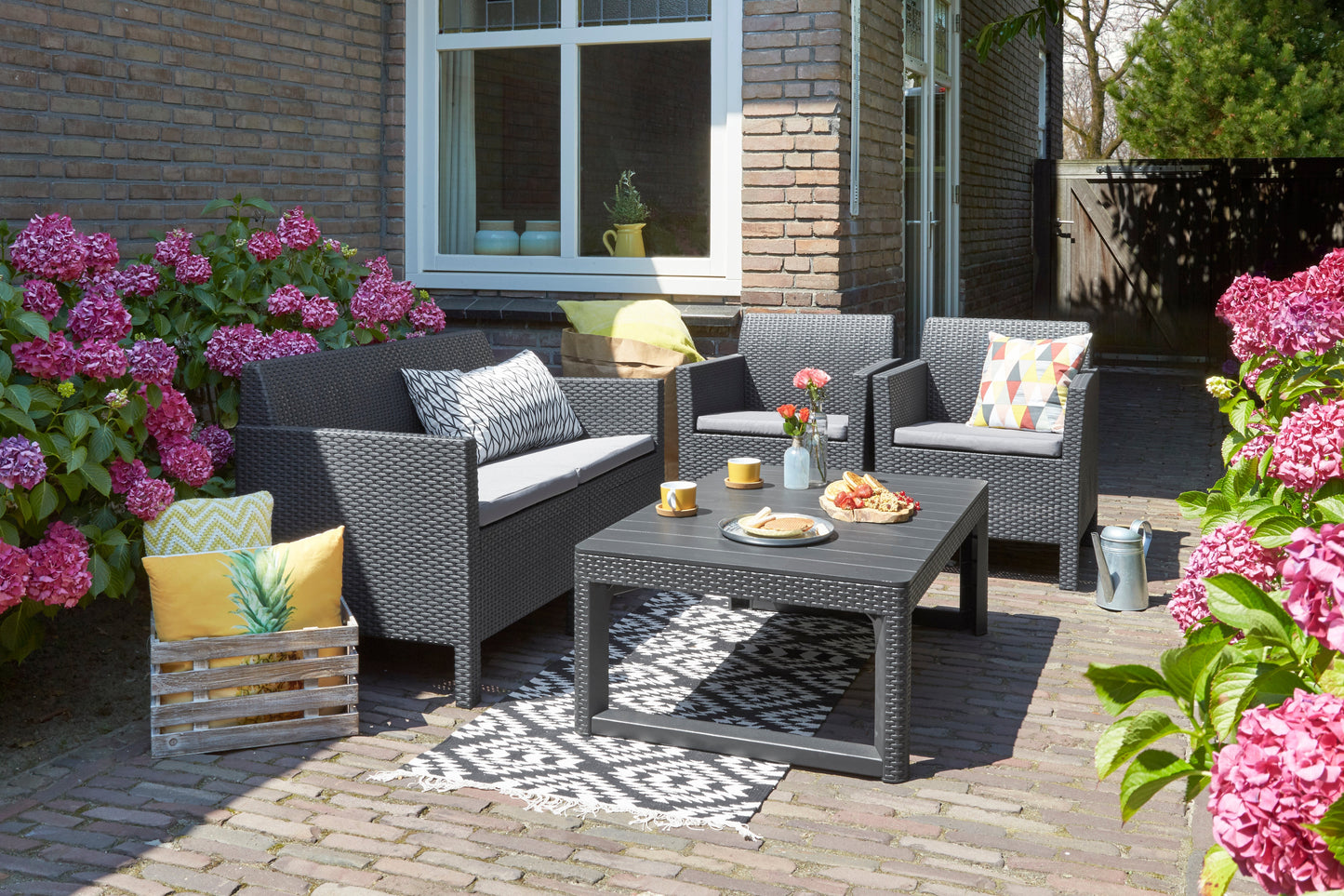 Keter Orlando Outdoor Lounge Set with Adjustable Coffee Table