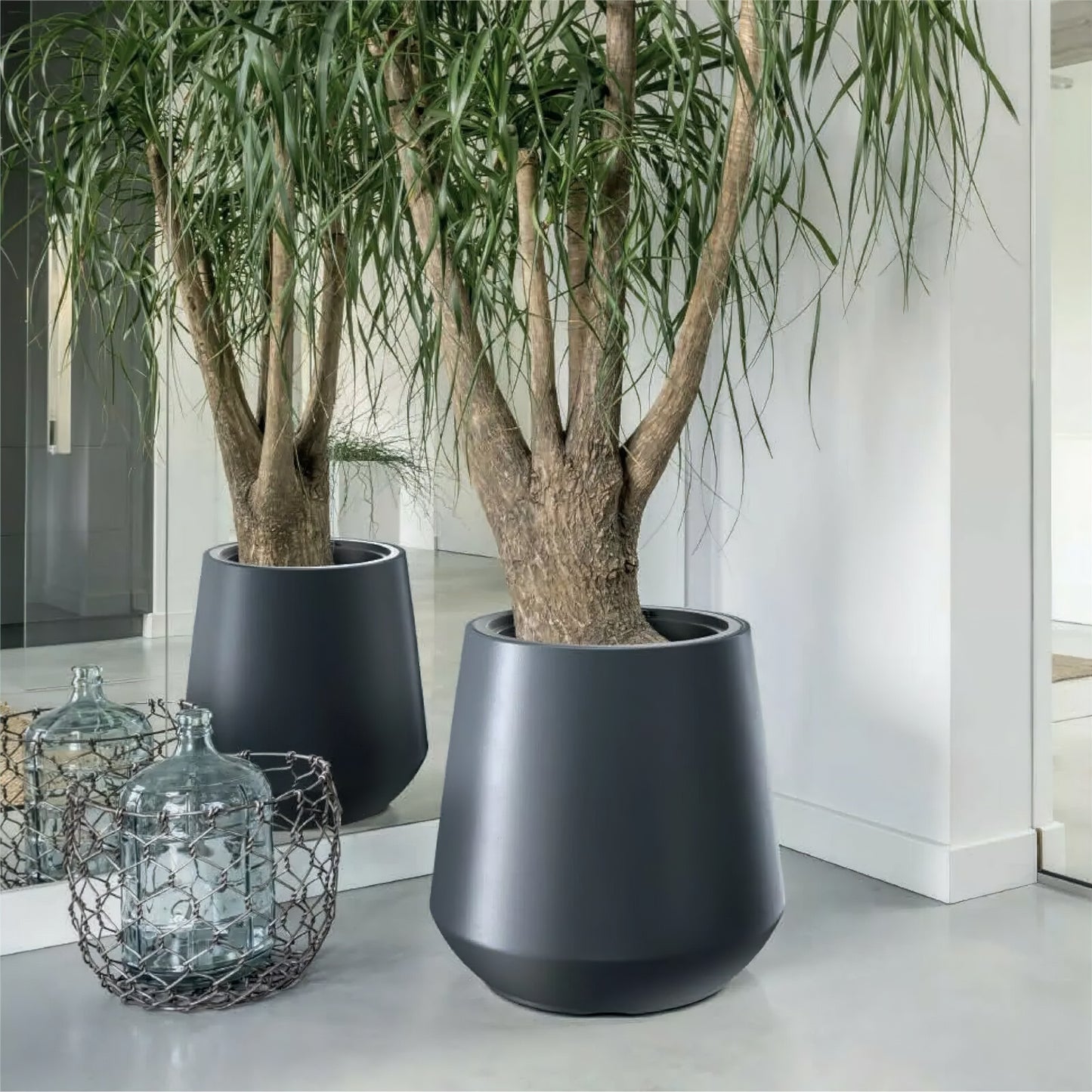 Heos Cone Planter 400