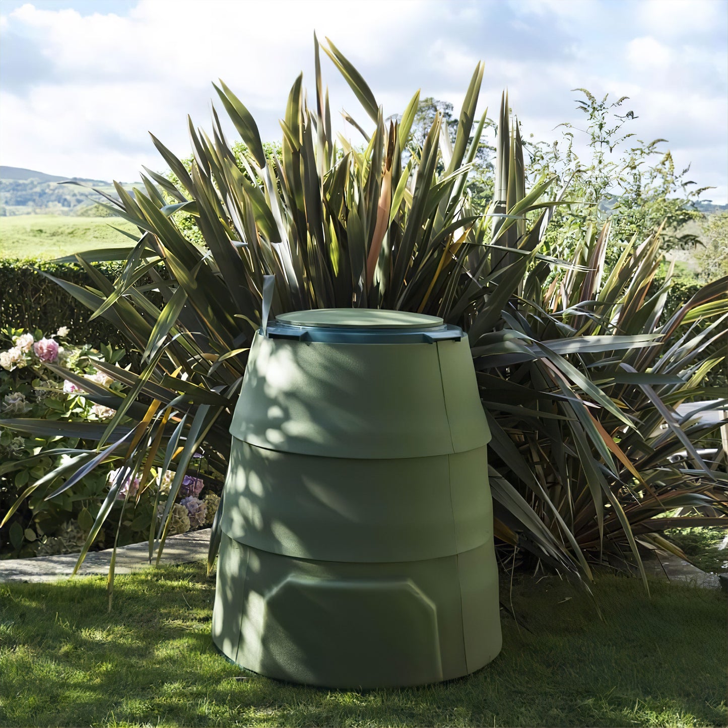 330L Green Johanna Compost Bin WITH Insulating Jacket