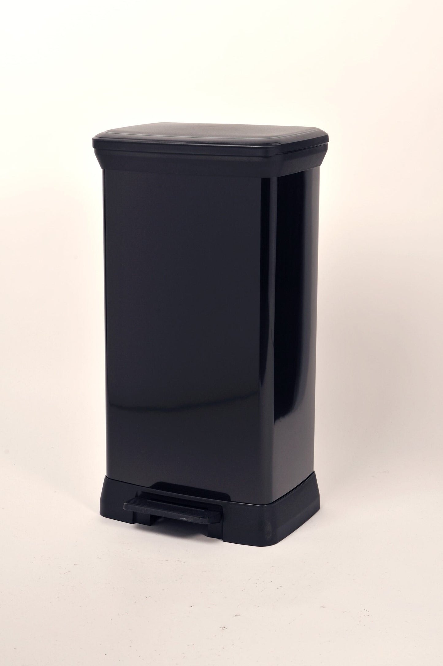 PRE ORDER: OCT. - Curver Deco Pedal Bin - 50L - Black